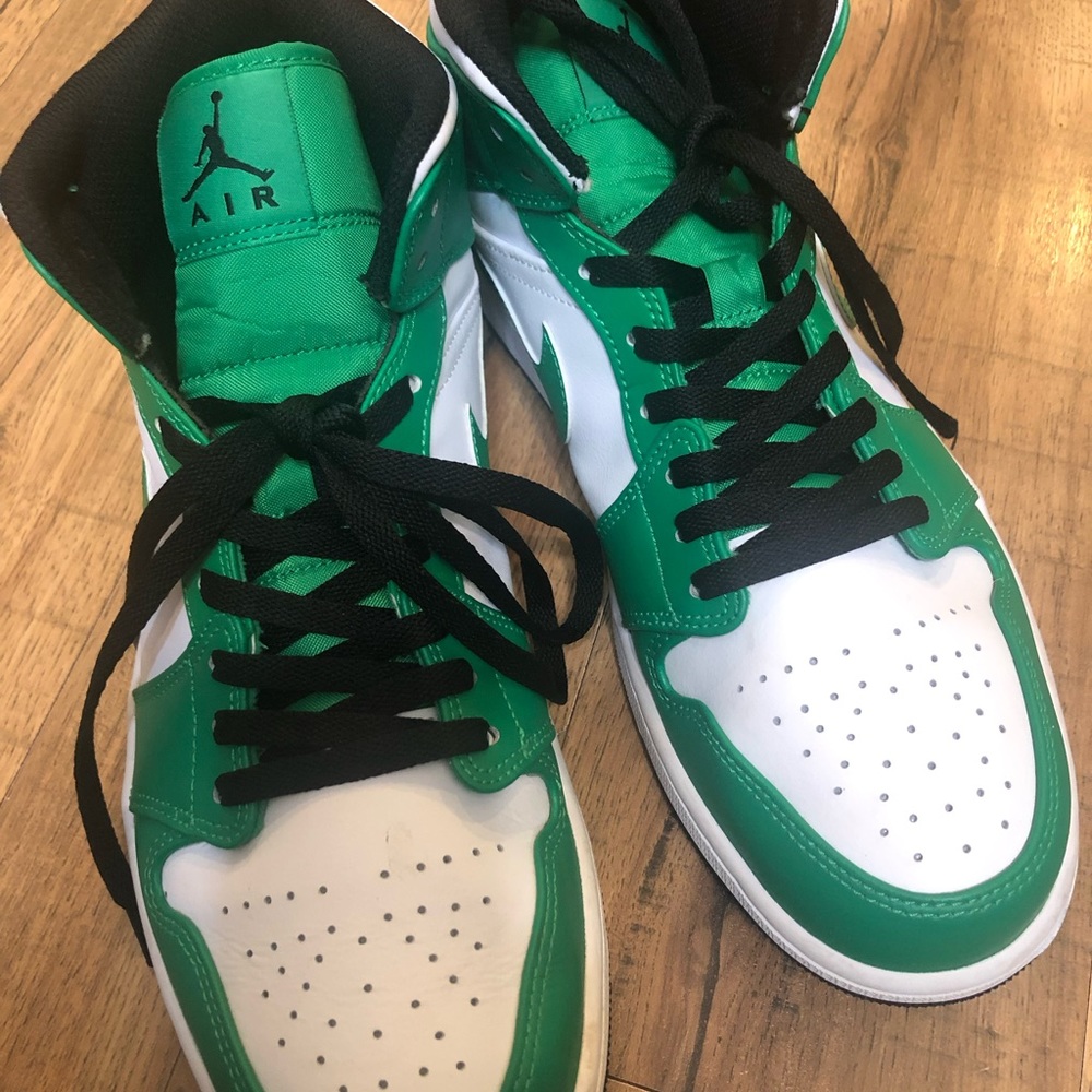 Nike Jordan 1 Mid